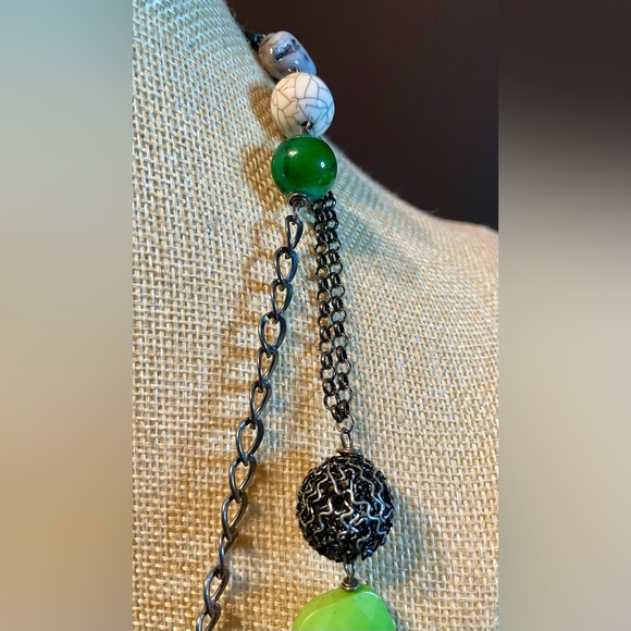 🍀Blown glass/MOP/lucite/metal Beaded Chain Necklace - Picture 8 of 9